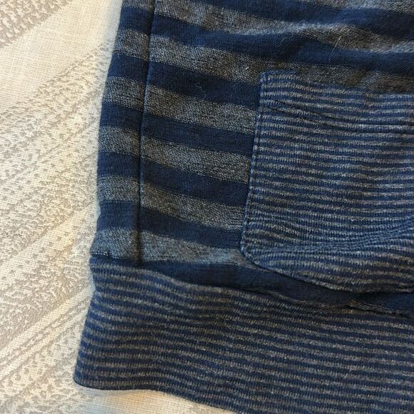 Splendid Boys Grey & Navy Striped Cardigan Button Down Shirt - Size 5/6 - Picture 4 of 6